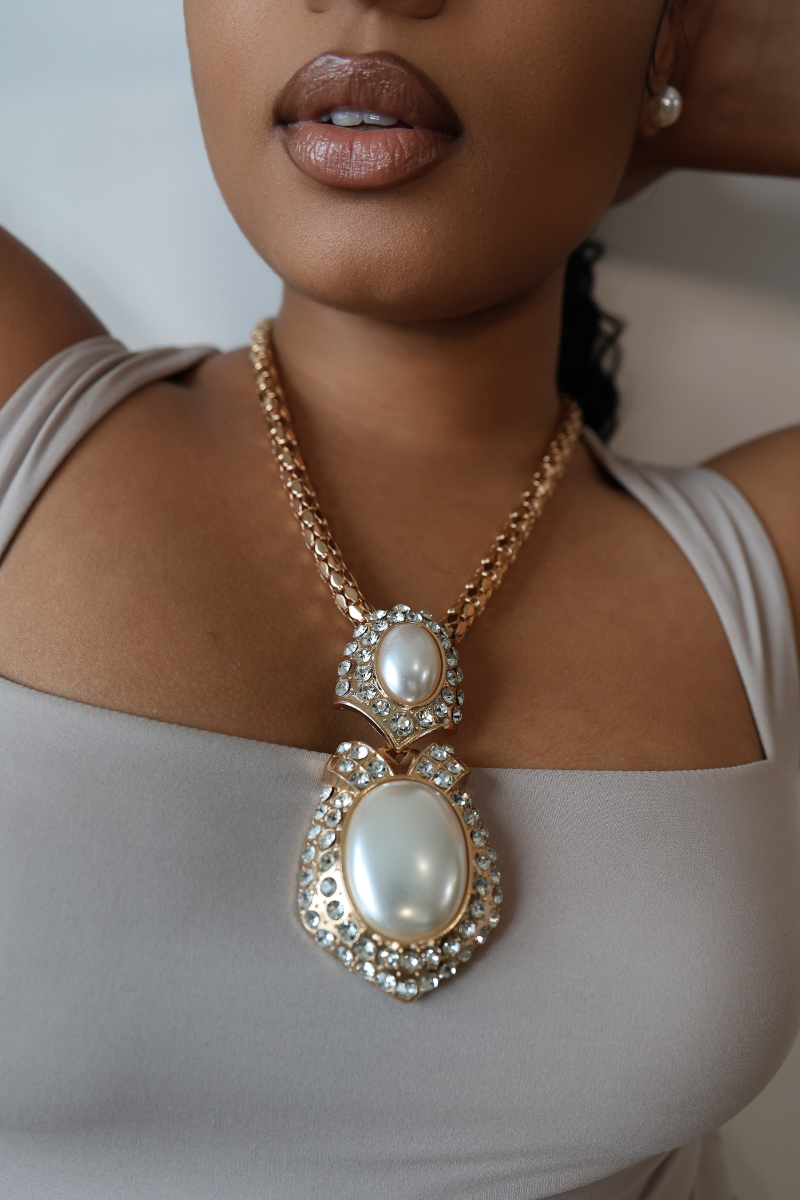 Gold Mesh Elegant Drop Pearl Necklace