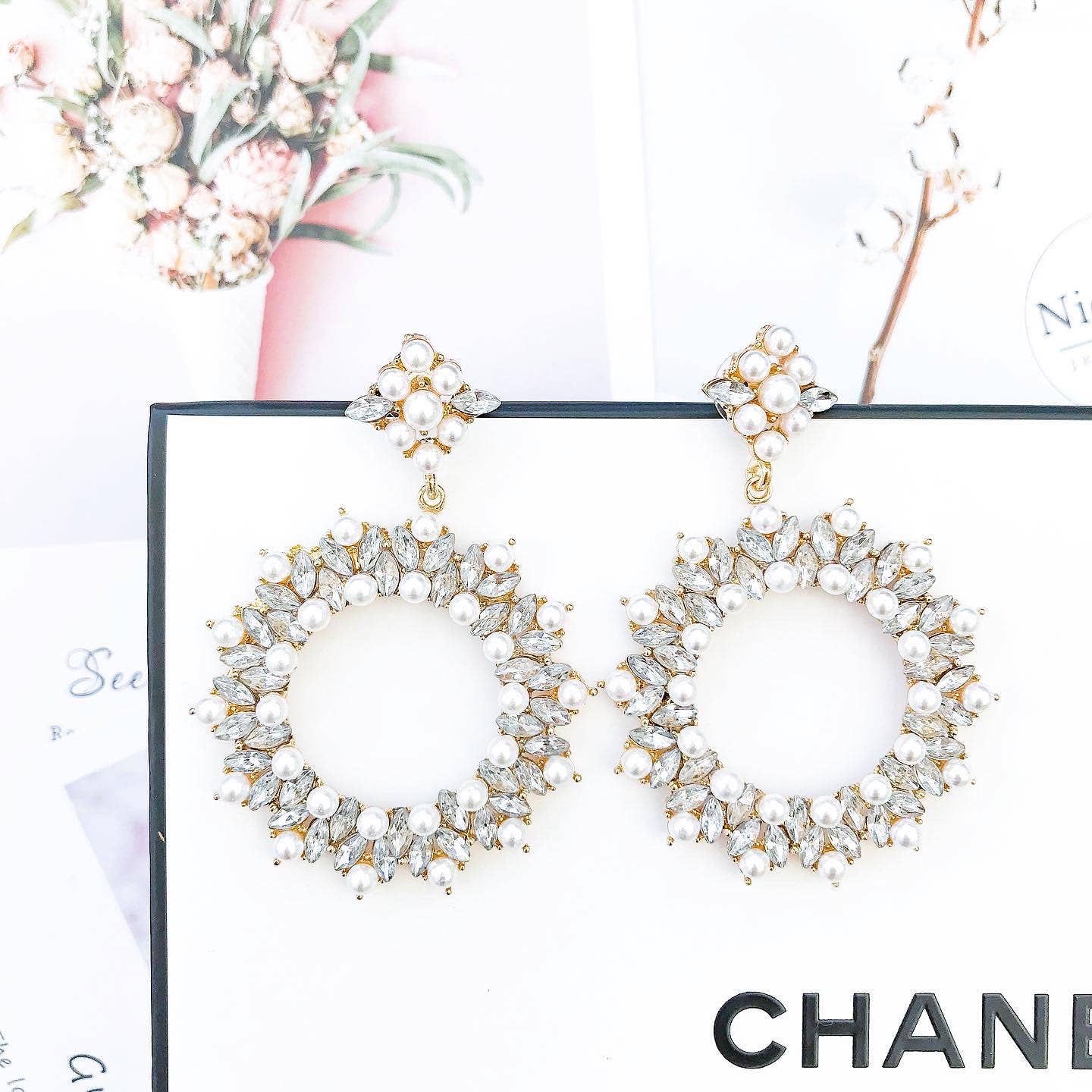 Enchanting Elegant Pearl & Crystal Earrings