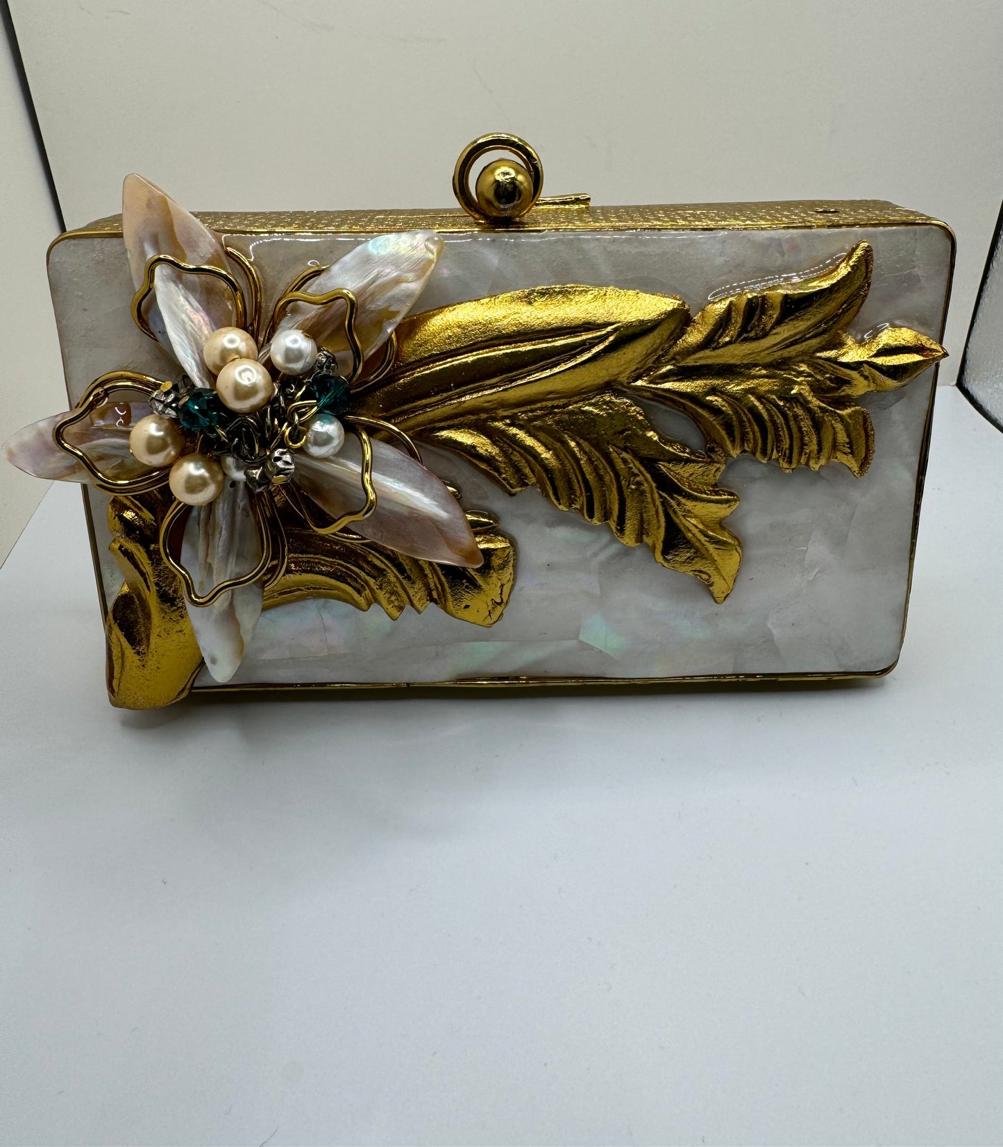 ELIZA clutch