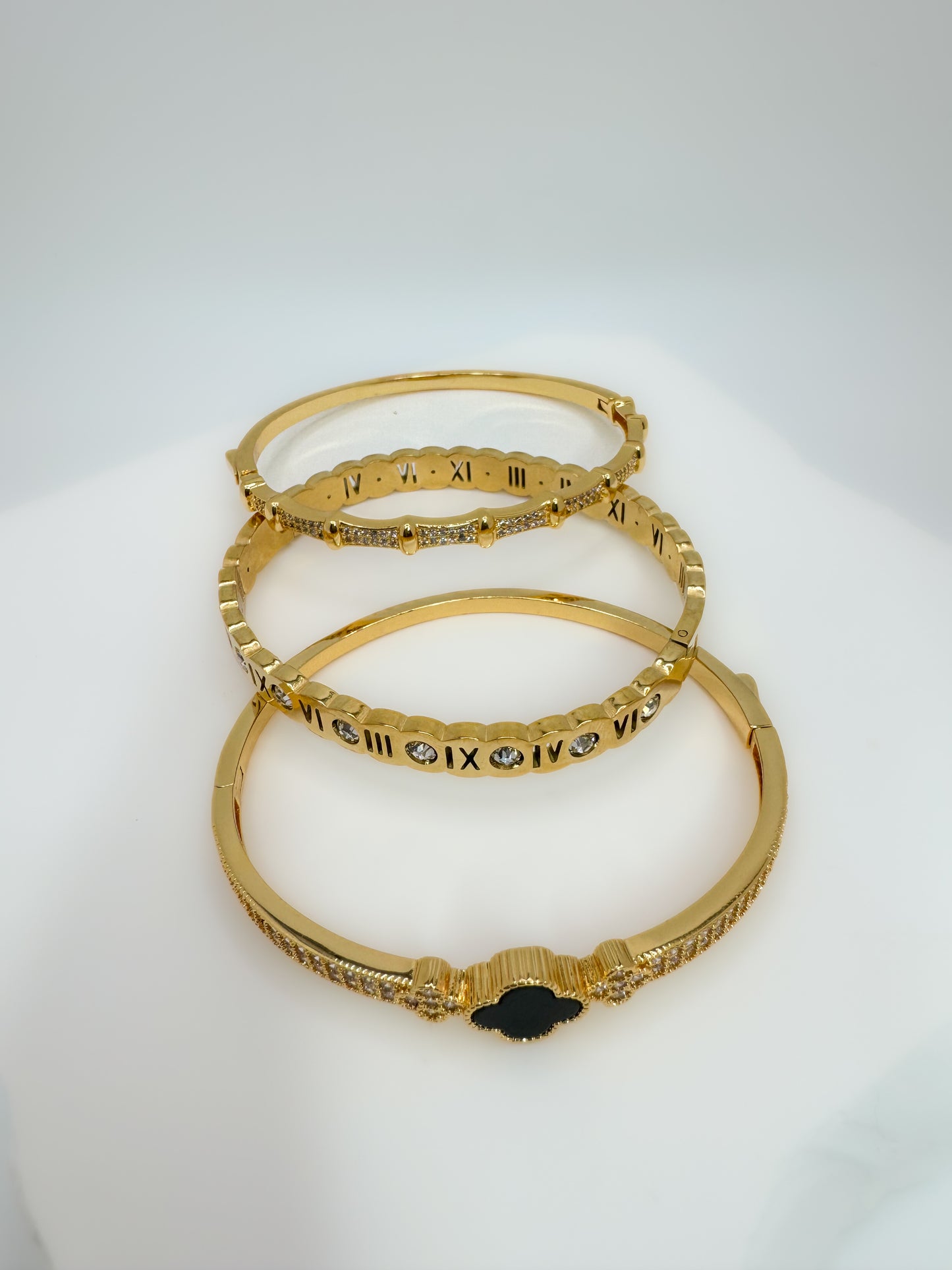 Golden Noir Bracelet Set